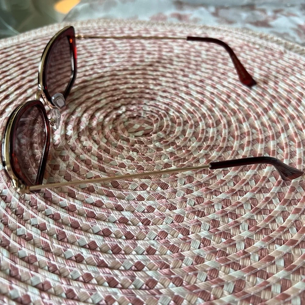 Elegant Brown Cat-Eye Sunglasses